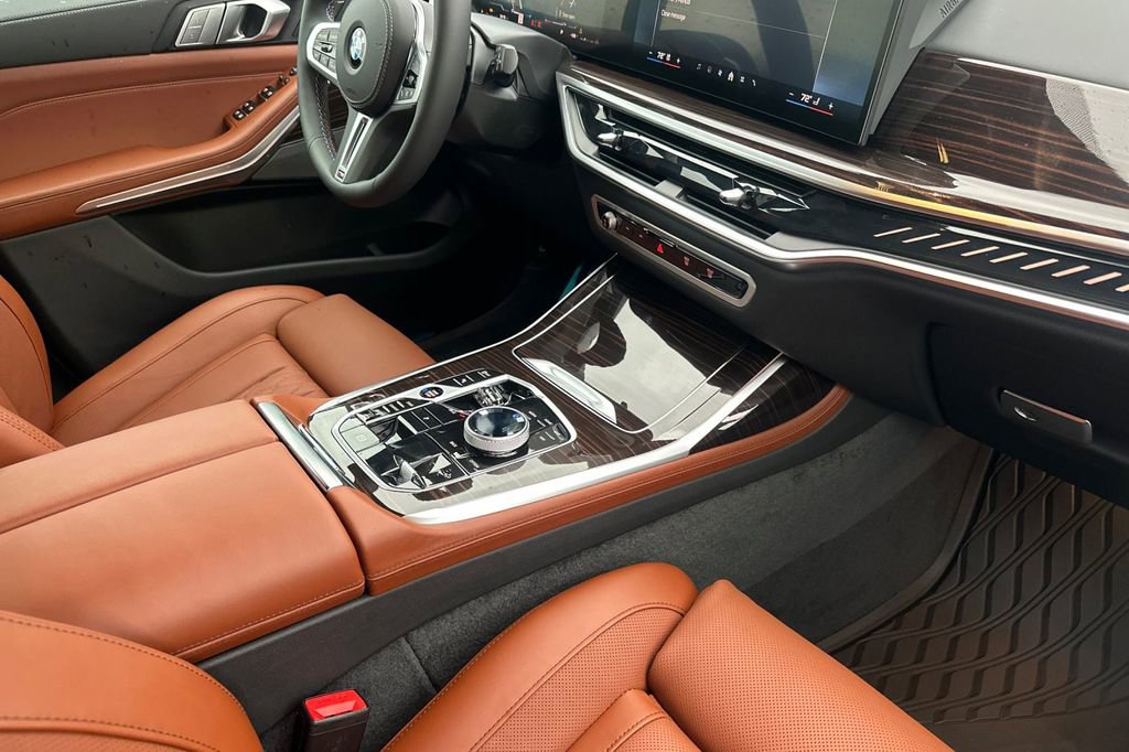 New 2026 BMW X7 M60i image 16