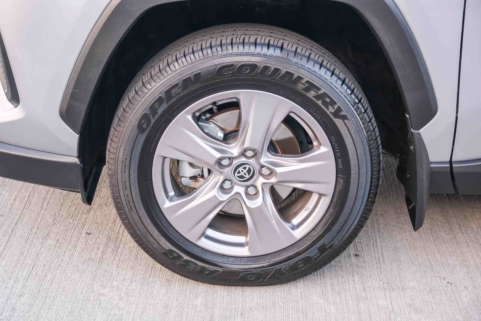 Certified 2025 Toyota RAV4 LE AWD/4WD image 10