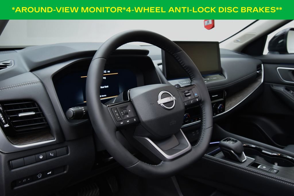 Used 2026 Nissan Rogue Platinum w/ Platinum Premium Package image 16