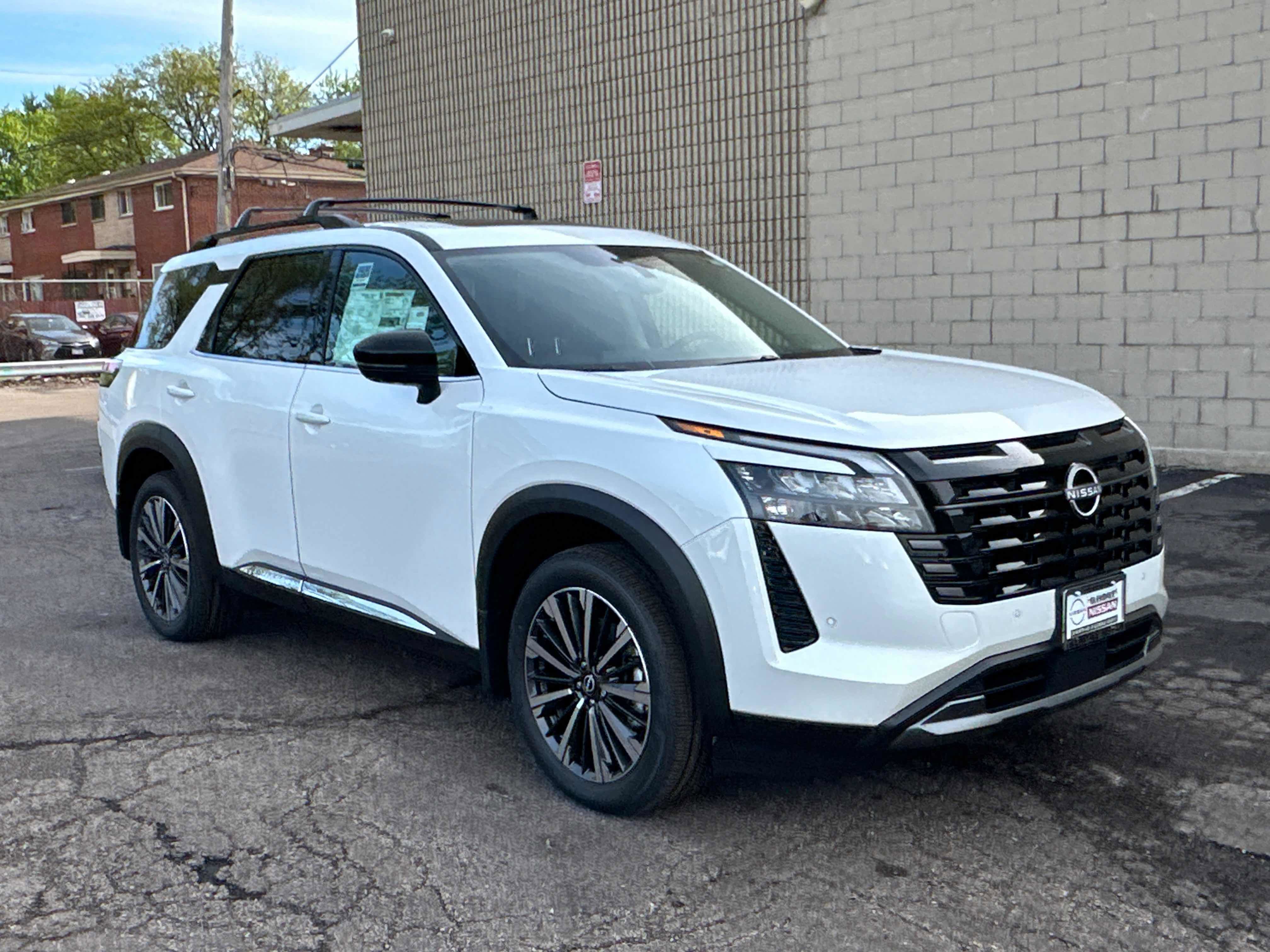 New 2026 Nissan Pathfinder Platinum AWD/4WD image 3