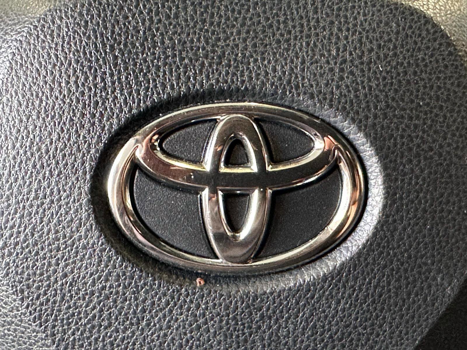 Used 2023 Toyota RAV4 LE AWD/4WD image 21