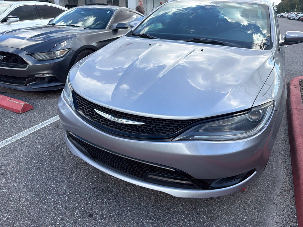 Used 2015 Chrysler 200 S w/ Navigation & Sound Group I FWD image 17