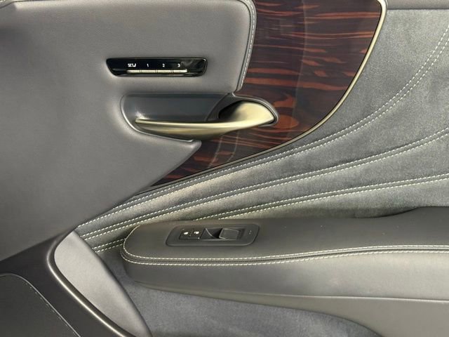 Used 2024 Lexus LS 500 w/ Interior Upgrade Package image 31