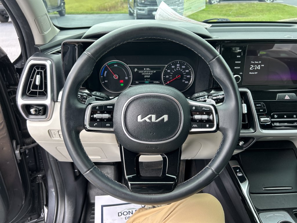 Used 2023 Kia Sorento EX AWD/4WD image 19