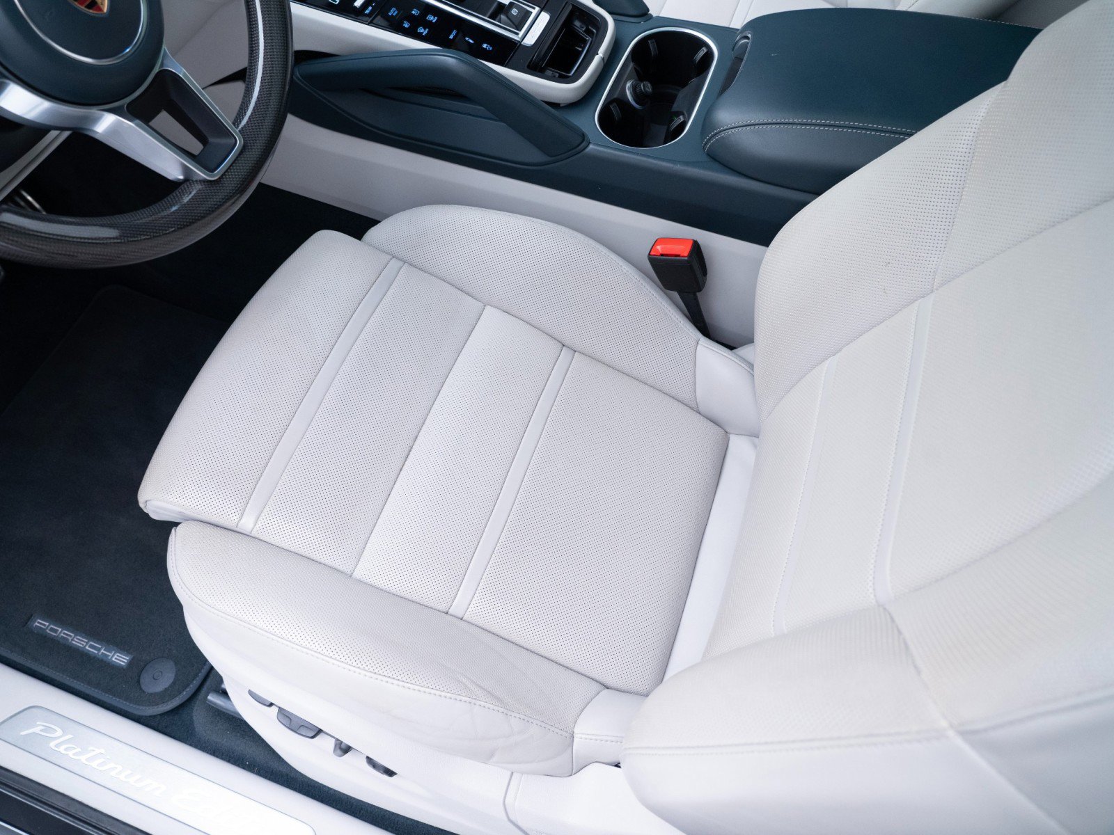 Certified 2022 Porsche Cayenne S Platinum image 16