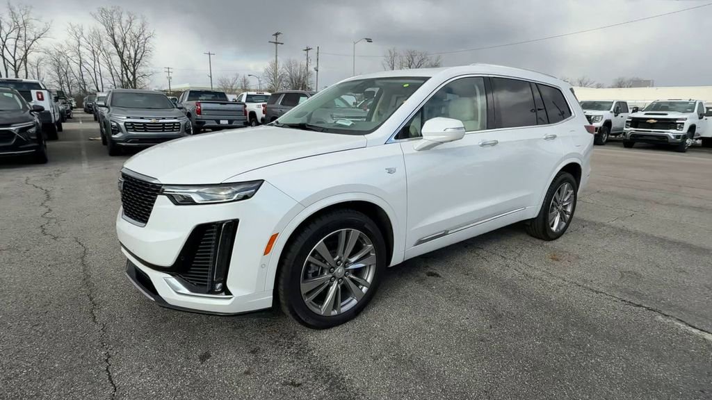 Used 2023 Cadillac XT6 Premium Luxury w/ Technology Package image 4