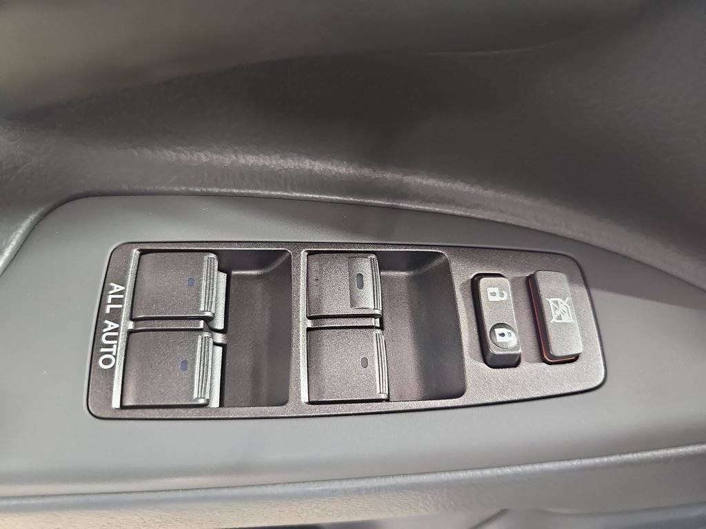 Used 2010 Lexus LX 570 4WD w/ Luxury Pkg image 35