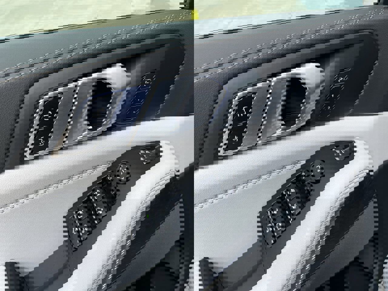 Certified 2024 BMW X5 xDrive40i w/ M Sport Package image 19