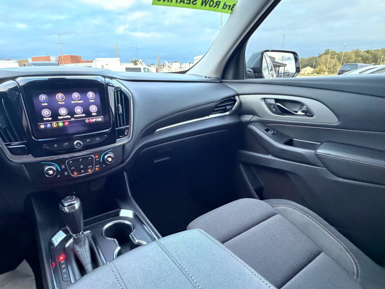 Used 2020 Chevrolet Traverse LT FWD image 21