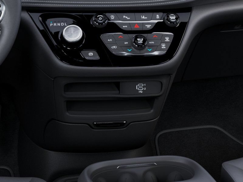 New 2027 Chrysler Pacifica Select AWD/4WD image 24