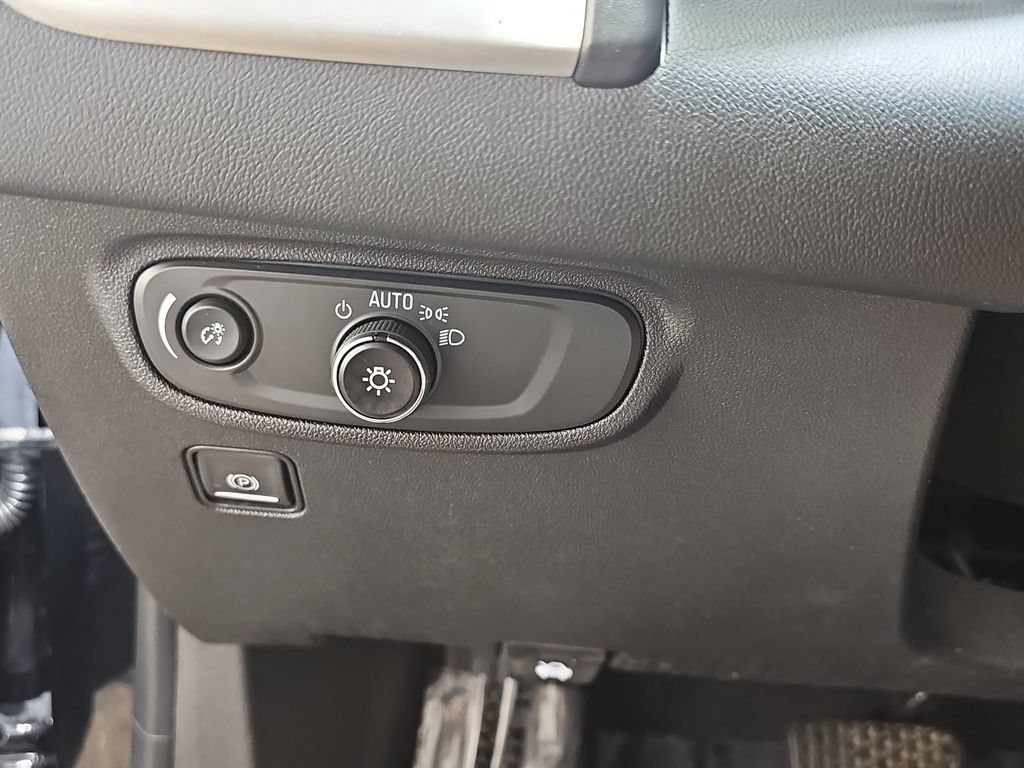 Certified 2024 GMC Terrain SLE w/ Driver Convenience Package FWD image 31