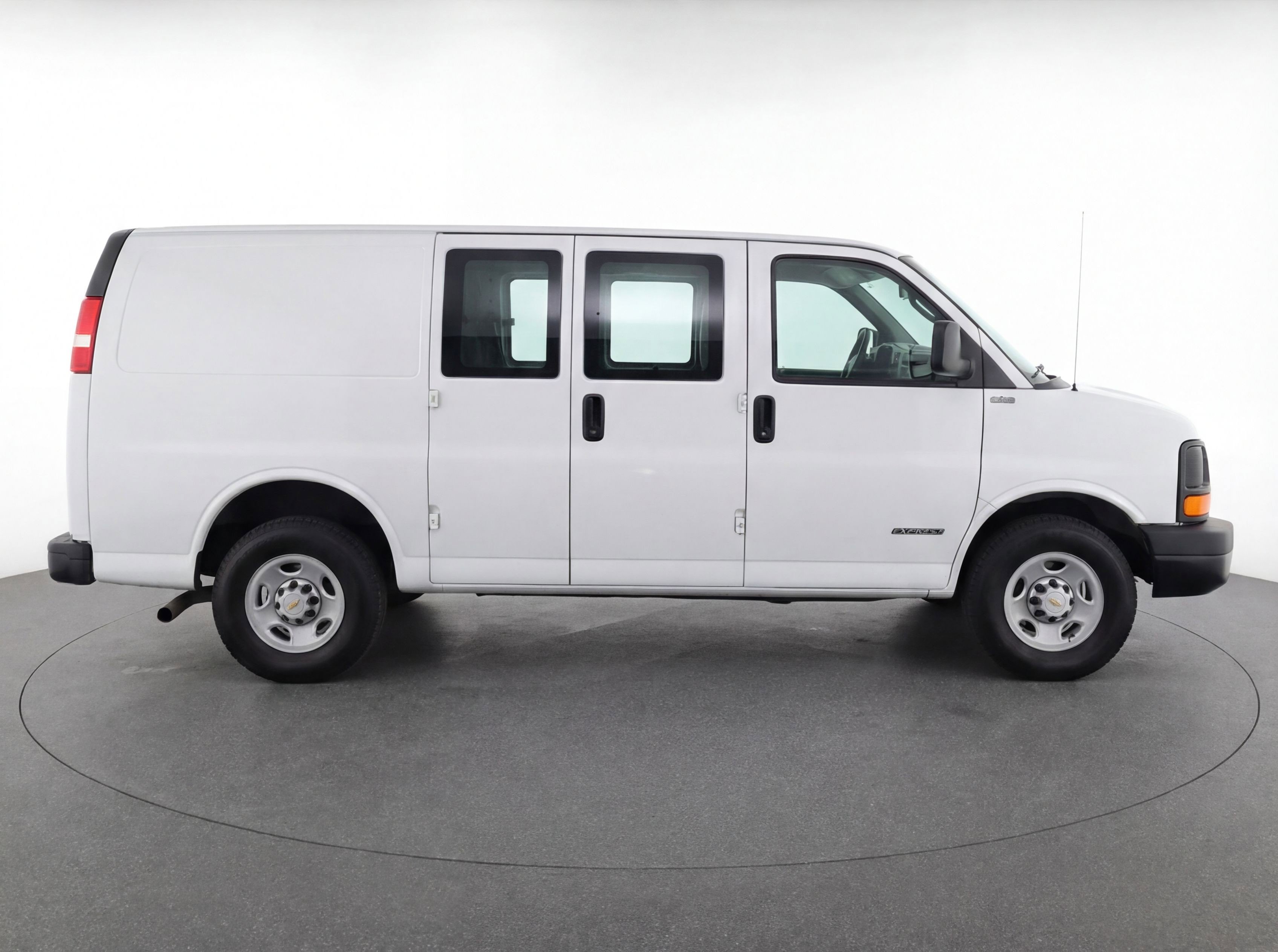 Used 2025 Chevrolet Express 3500 LT w/ LT Preferred Equipment Group image 11