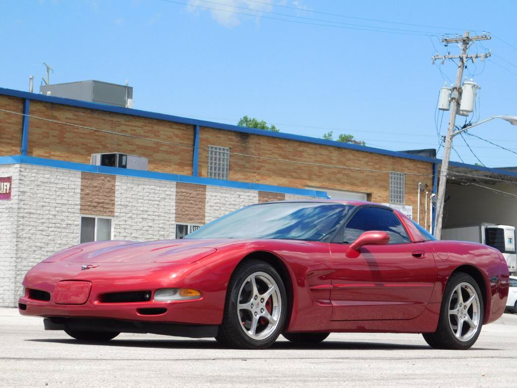 Used 2004 Chevrolet Corvette Coupe w/ Roof Package RWD image 9