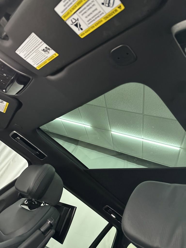 Used 2023 Land Rover Range Rover SV image 22