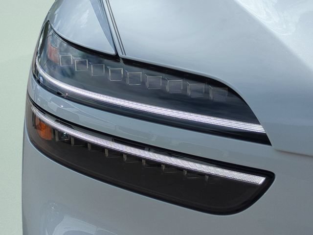 Certified 2026 Genesis GV70 2.5T Sport Prestige AWD/4WD image 10