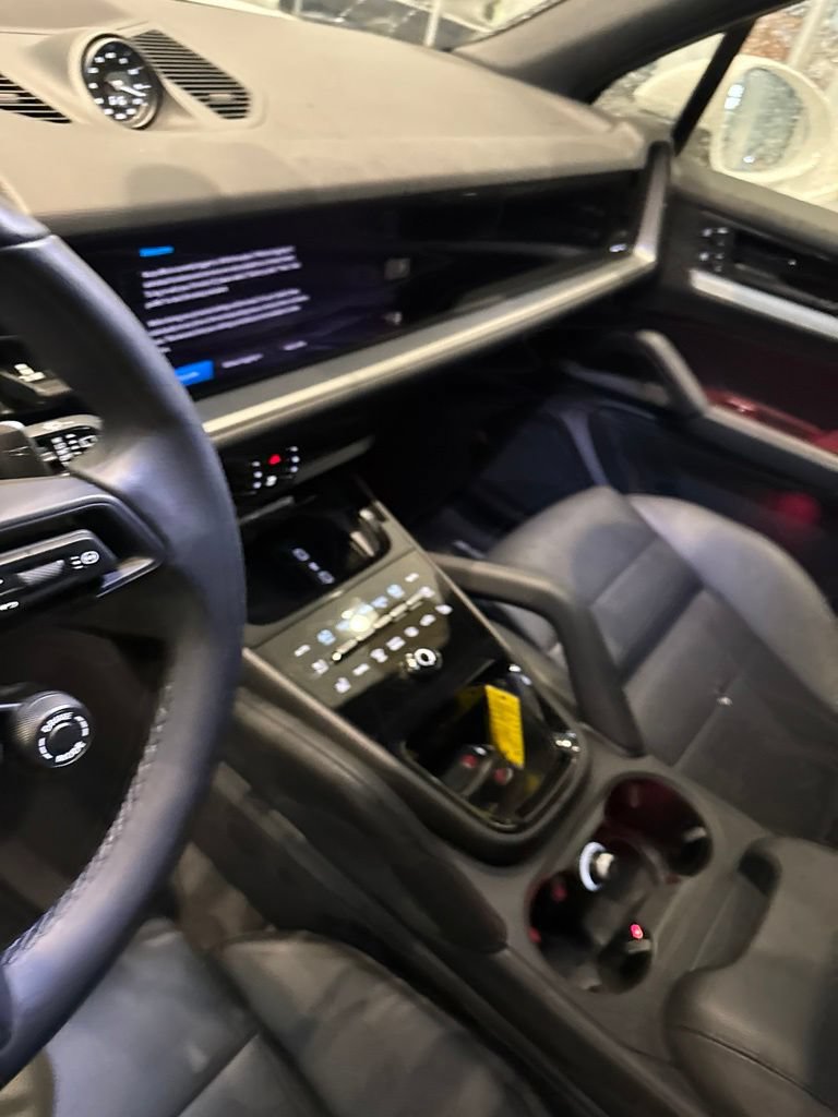 Used 2026 Porsche Cayenne E-Hybrid AWD/4WD image 5