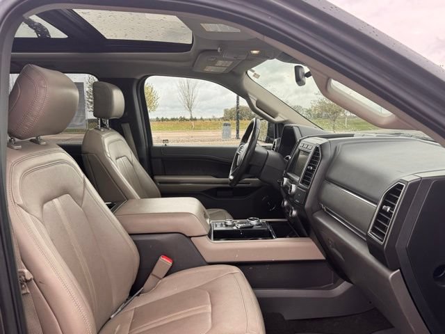 Used 2019 Ford Expedition Limited w/ Equipment Group 302A AWD/4WD image 26