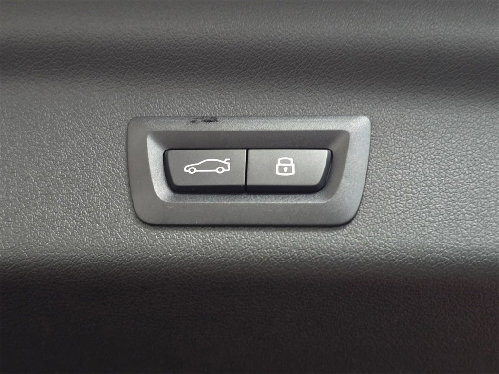 Used 2025 BMW X1 xDrive28i w/ Convenience Package image 16