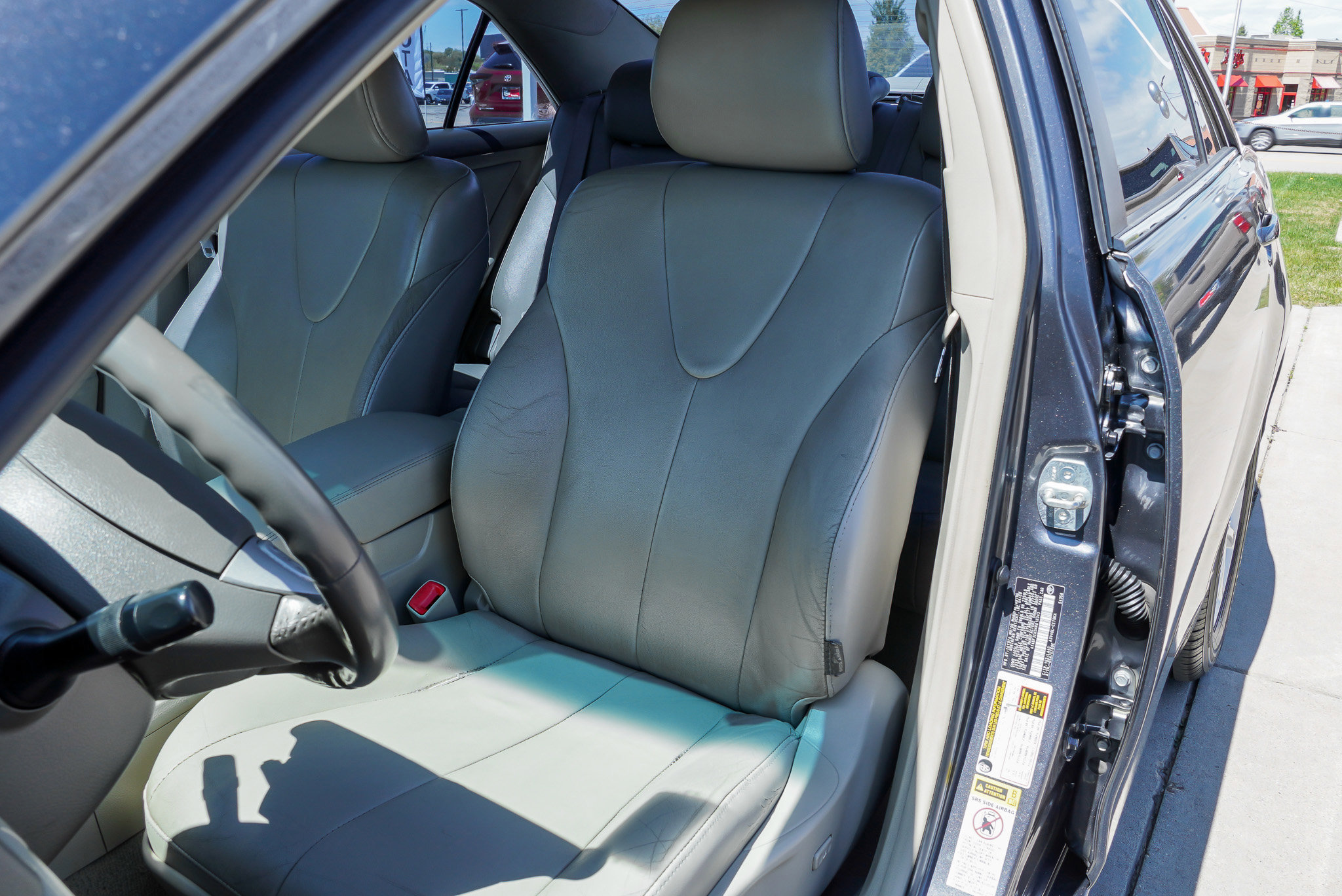 Used 2010 Toyota Camry XLE FWD image 16