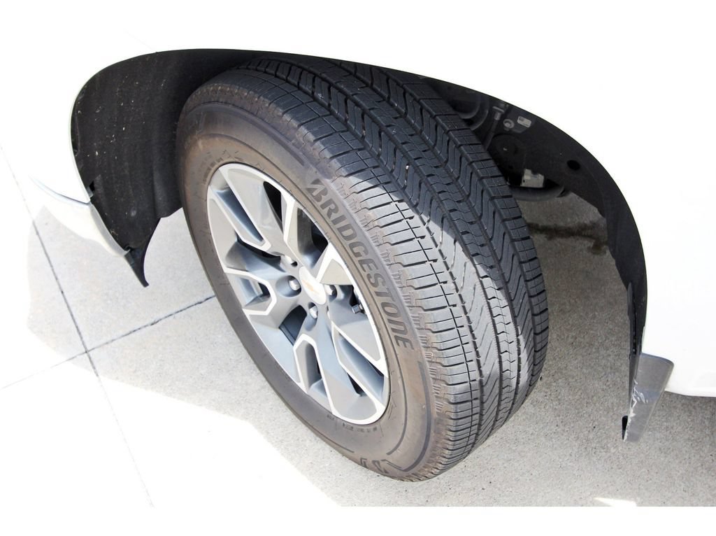 Used 2025 Chevrolet Silverado 1500 LT RWD image 11
