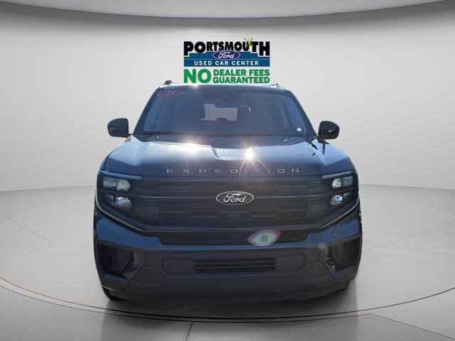 Used 2025 Ford Expedition Max Active AWD/4WD image 9