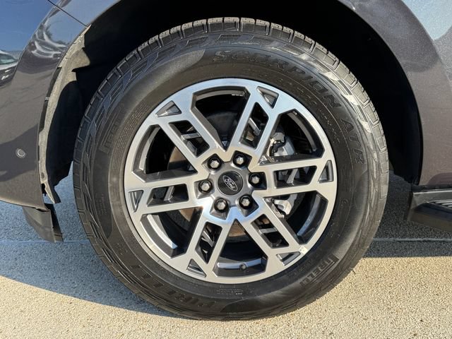 Used 2025 Ford Expedition Active AWD/4WD image 13