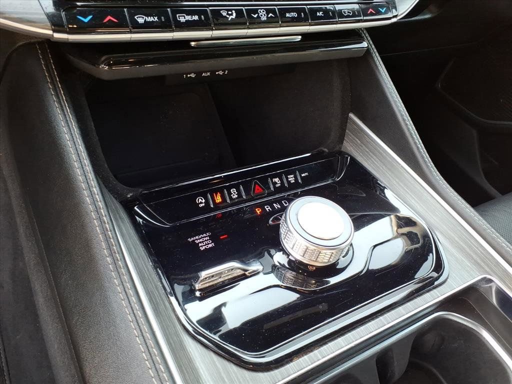 Used 2024 Jeep Wagoneer Series II image 32