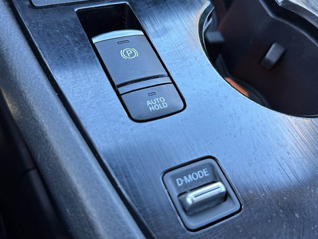 Used 2024 Nissan Rogue S FWD image 29