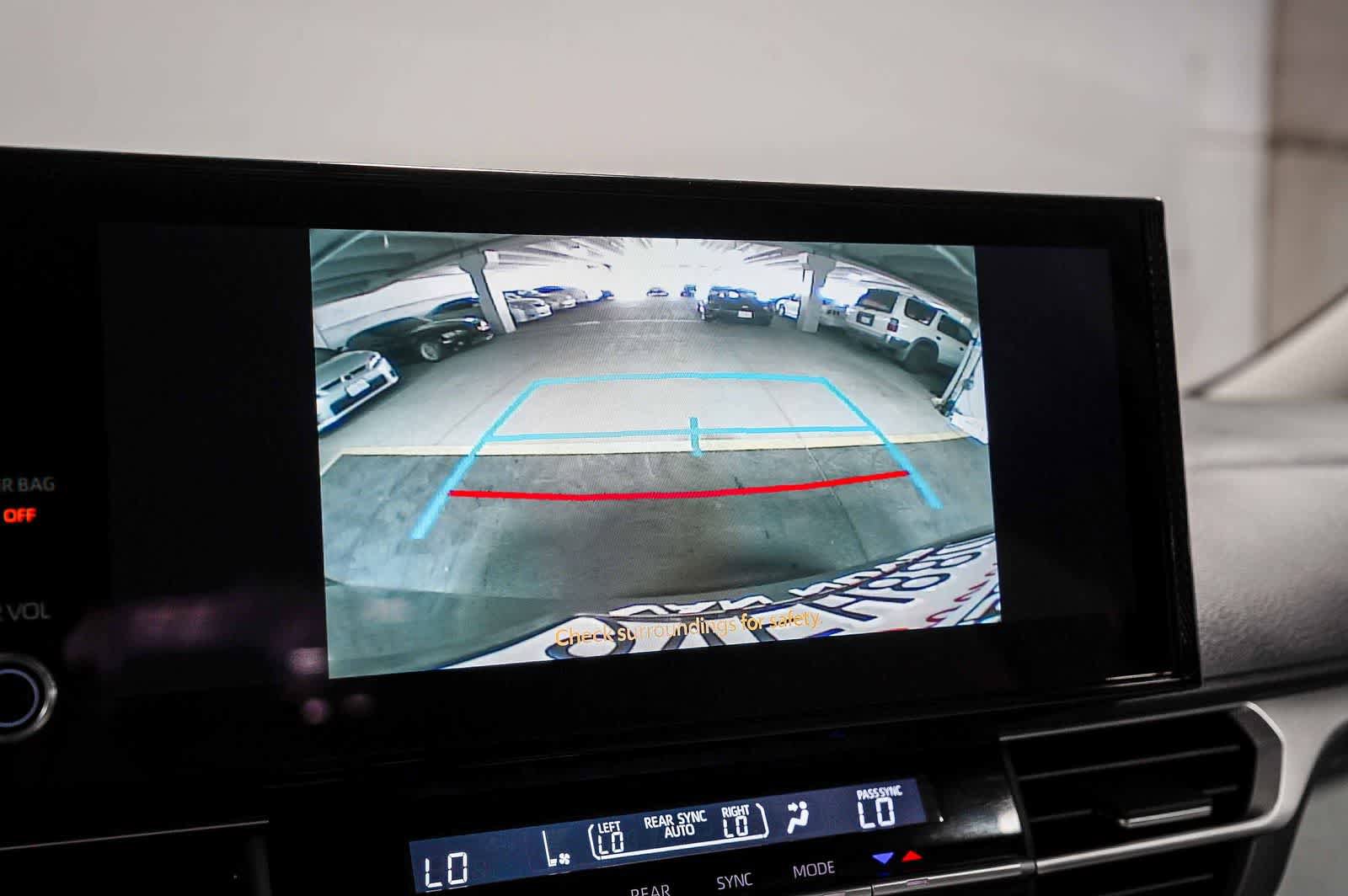 Certified 2026 Toyota Sienna XLE FWD image 26