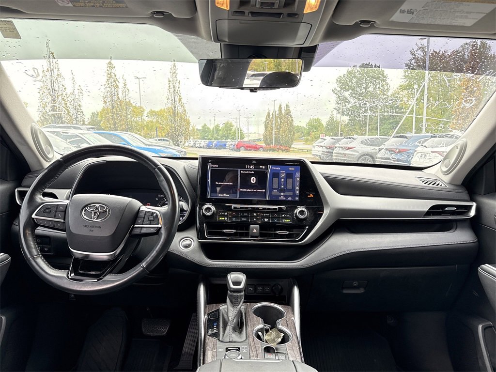 Used 2020 Toyota Highlander Platinum image 16
