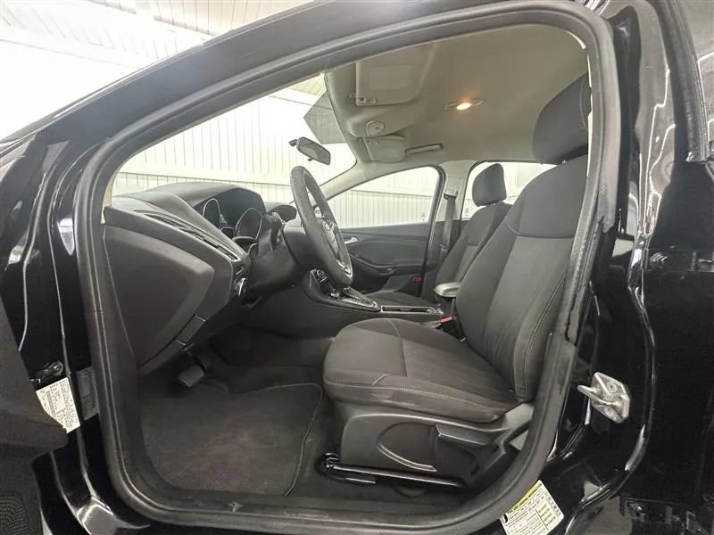 Used 2017 Ford Focus SE FWD image 13
