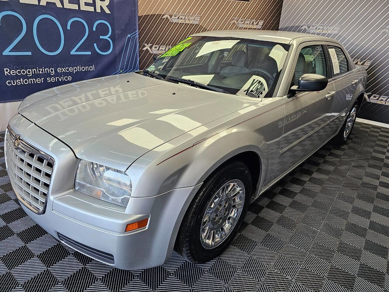 Used 2007 Chrysler 300 image 1