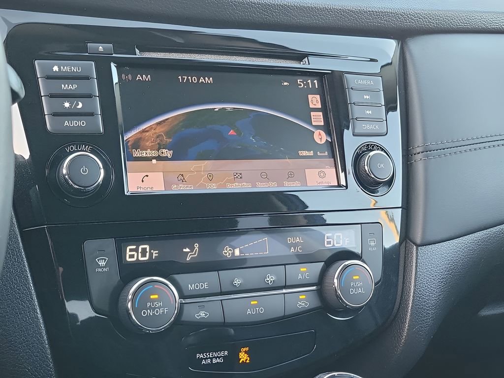 Used 2018 Nissan Rogue SL w/ Premium Package image 23