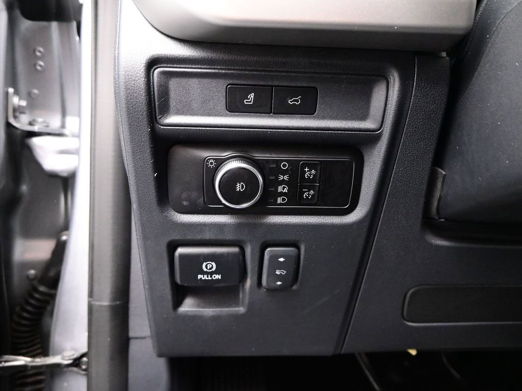 Used 2023 Ford Expedition XLT image 12