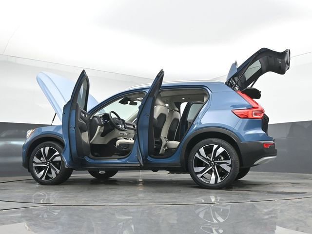Used 2023 Volvo XC40 B5 Plus w/ Driver Assist Package AWD/4WD image 55