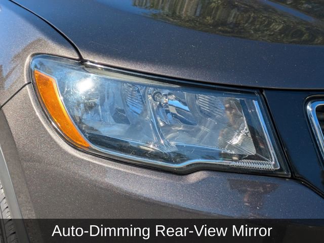 Used 2018 Jeep Compass Latitude w/ Popular Equipment Group image 12