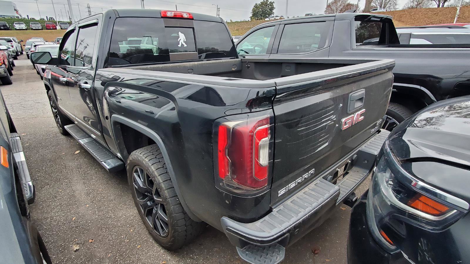 Used 2016 GMC Sierra 1500 Denali w/ Enhanced Driver Alert Package image 8