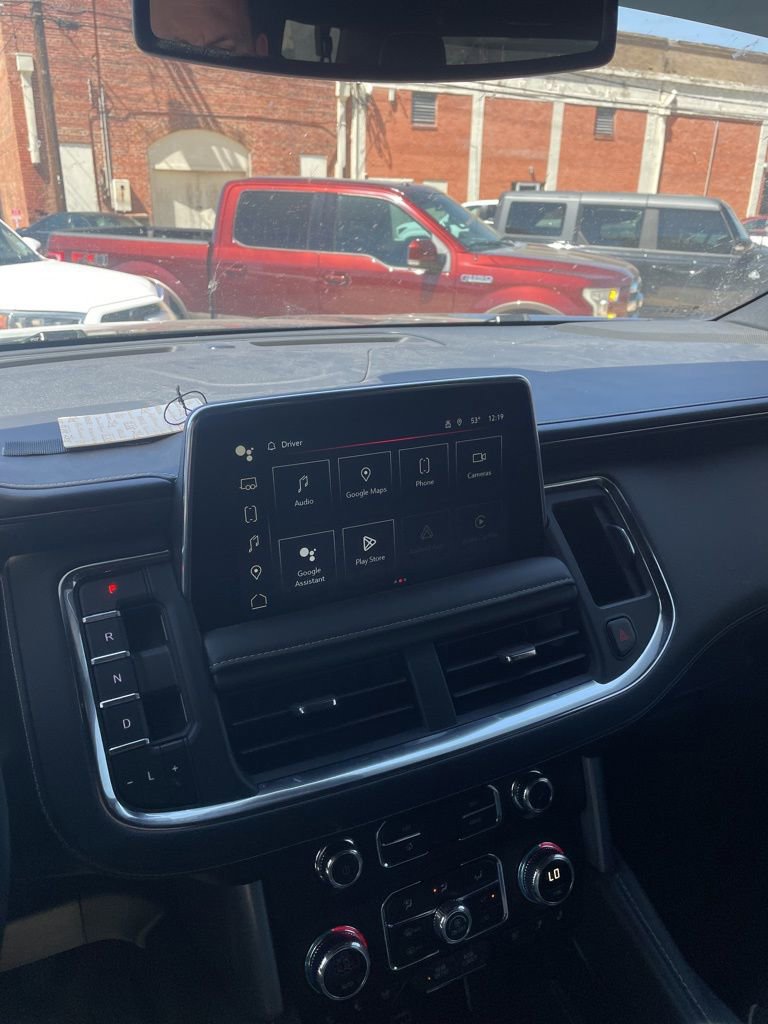 Used 2024 GMC Yukon XL SLT w/ SLT Luxury Package image 8