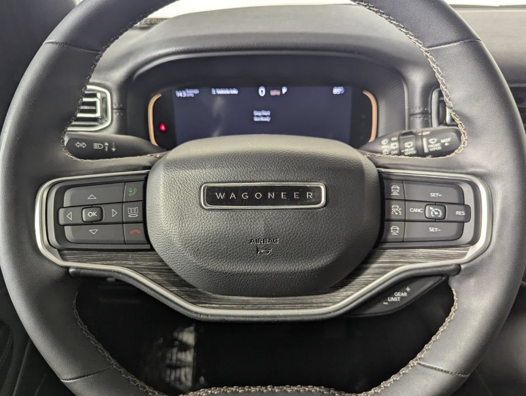 Used 2024 Jeep Wagoneer L Series II RWD image 19