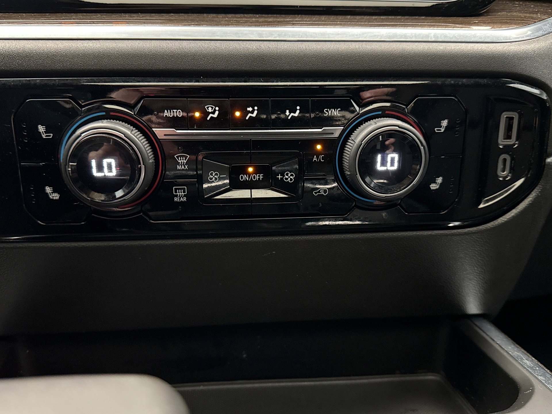 Used 2022 Chevrolet Silverado 1500 LT Trail Boss w/ LT Trail Boss Premium Package image 15