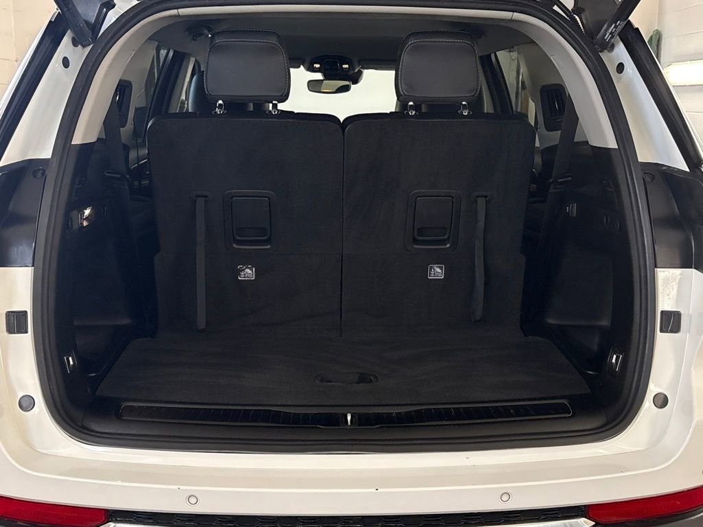 Used 2024 Jeep Grand Cherokee L Limited image 27