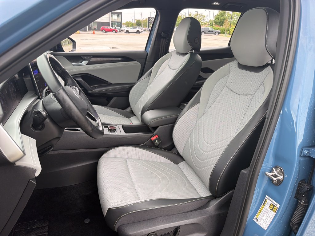 Certified 2026 Volkswagen Tiguan SE R-Line AWD/4WD image 7