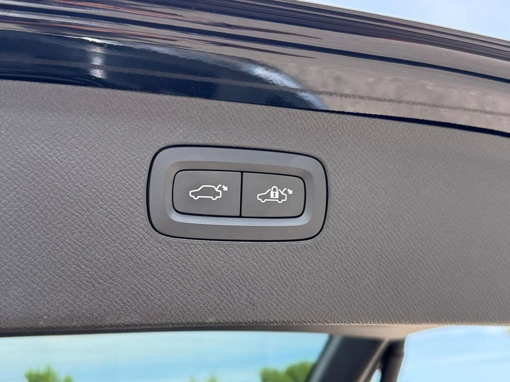 Certified 2023 Volvo XC90 B6 Plus AWD/4WD image 6