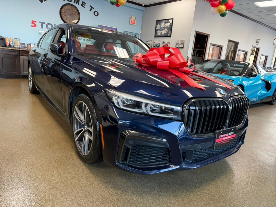 Used 2020 BMW 740i xDrive w/ M Sport Package image 3