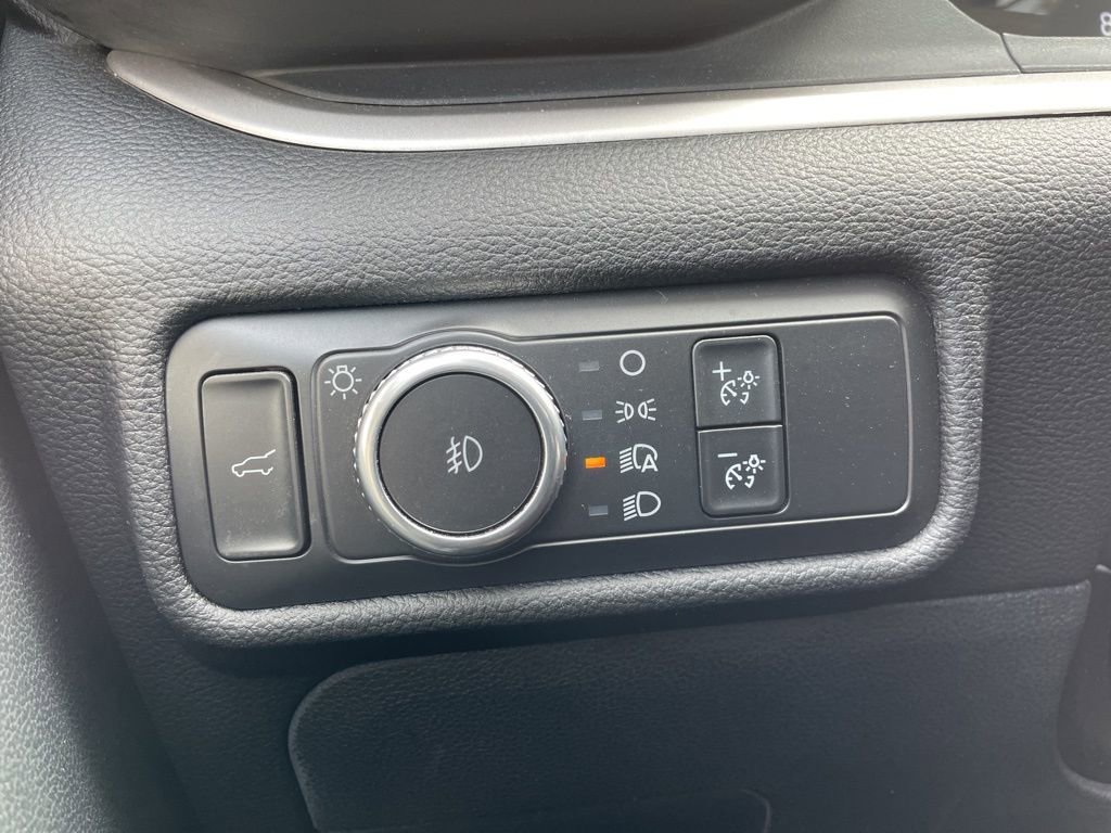 Used 2021 Ford Explorer XLT w/ Equipment Group 202A image 12