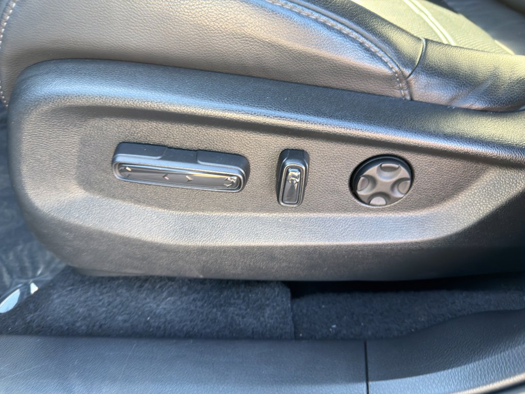 Used 2020 Honda CR-V Touring image 13