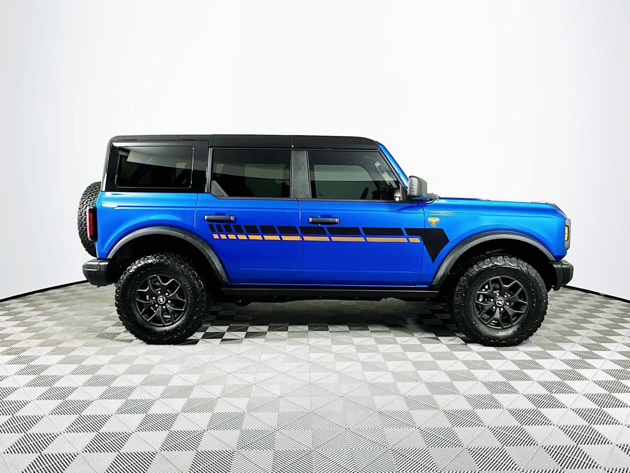 Used 2025 Ford Bronco Badlands image 7