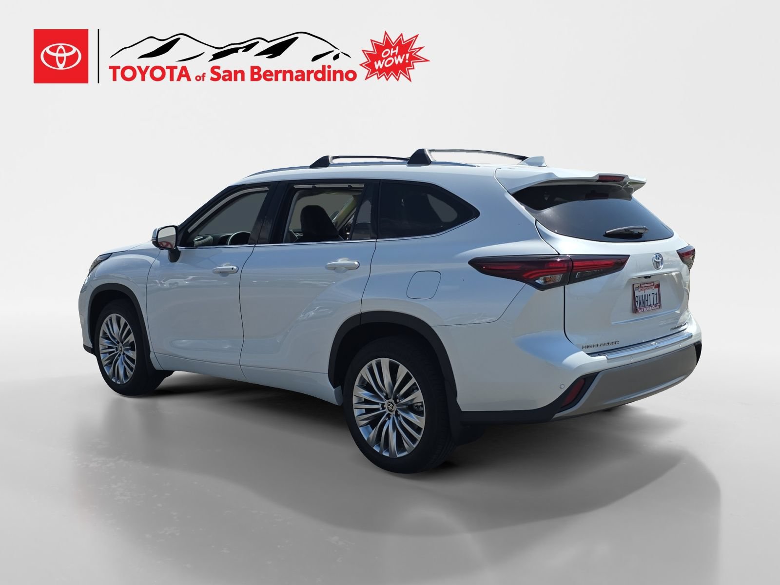Certified 2025 Toyota Highlander Platinum AWD/4WD image 3