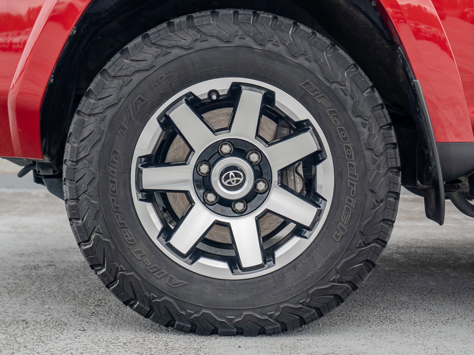 Used 2018 Toyota 4Runner TRD Off-Road Premium AWD/4WD image 12