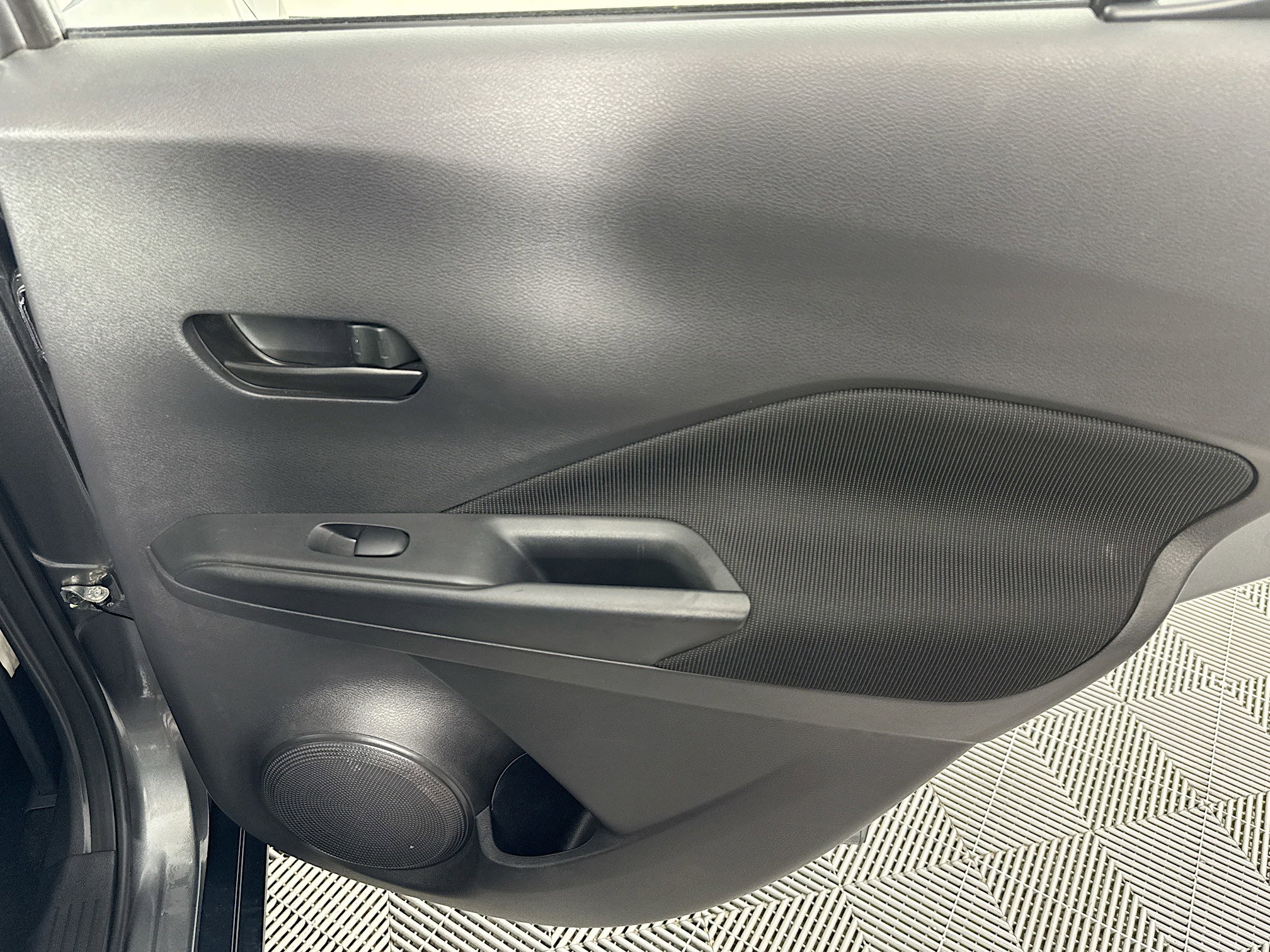 Used 2023 Nissan Kicks S image 27